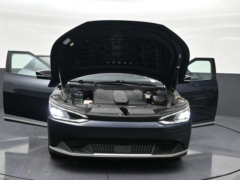 Used 2022 Kia EV6 Light image 38