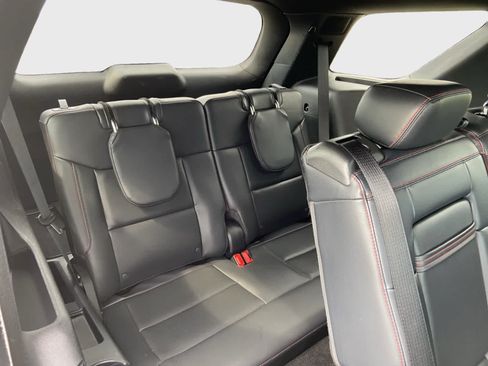 Used 2025 Ford Explorer ST-Line w/ ST-Line Street Pack AWD/4WD image 18