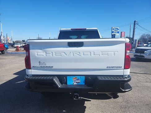 Used 2025 Chevrolet Silverado 2500 Custom w/ Custom Value Package image 4