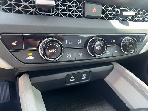 Certified 2025 Honda Accord SE image 17