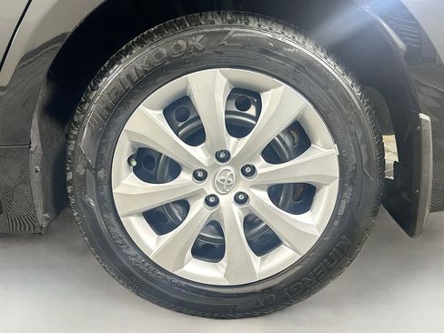 Certified 2025 Toyota Corolla LE FWD image 29