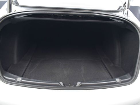 Used 2023 Tesla Model 3 Standard Range image 9