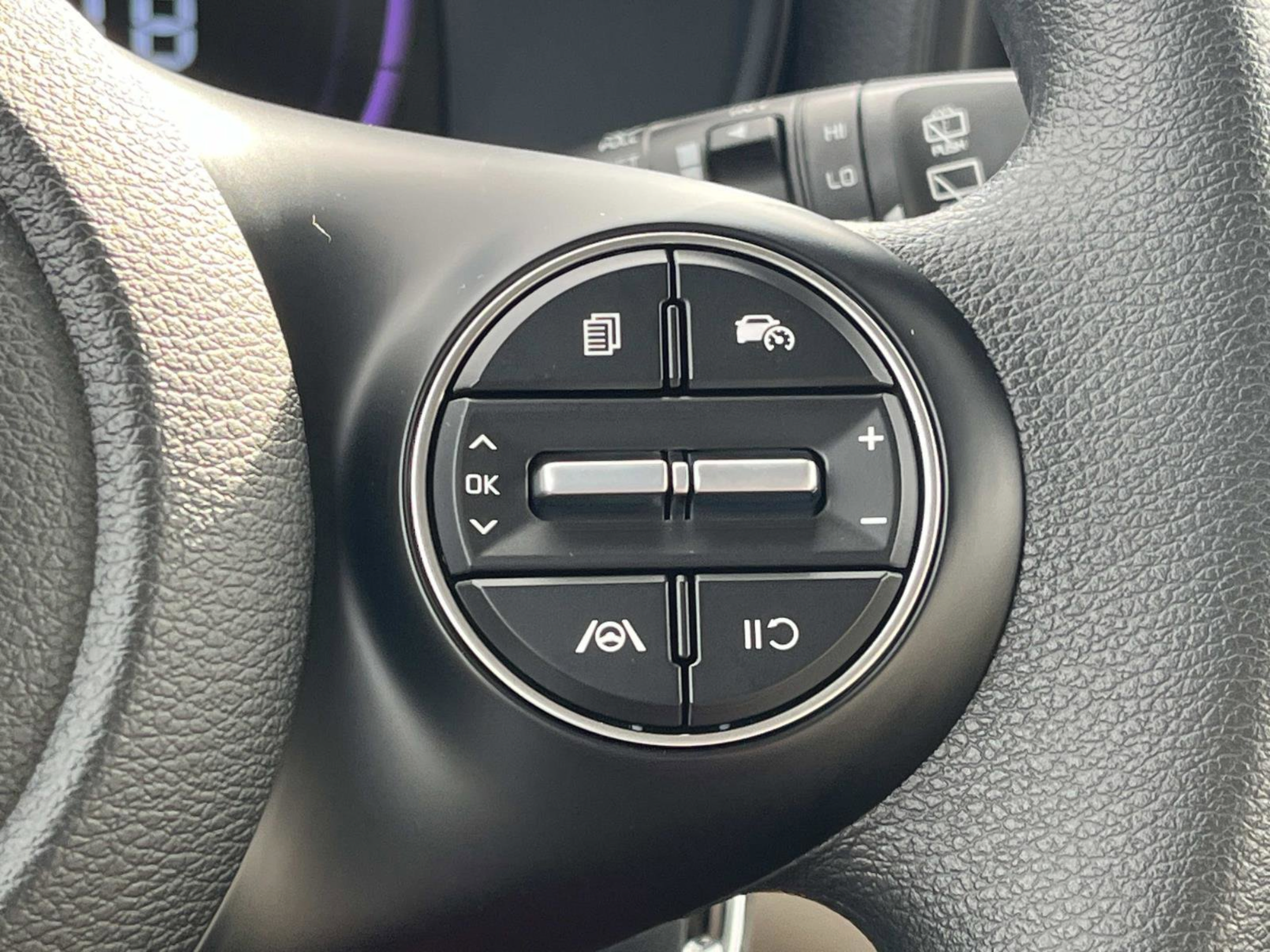 New 2025 Kia Soul LX w/ LX Technology Package FWD image 26