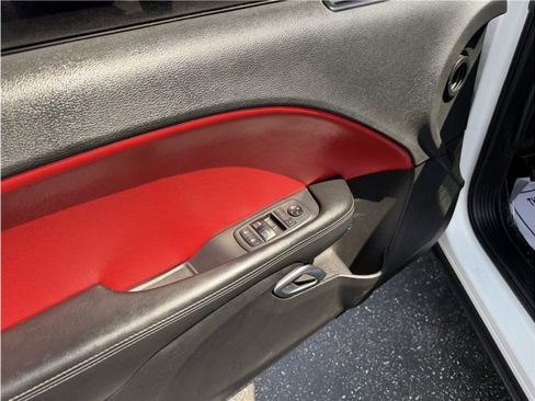 Used 2019 Dodge Challenger SXT image 16