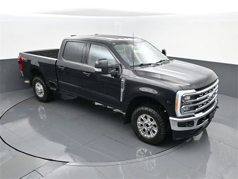 Used 2023 Ford F250 Lariat w/ FX4 Off-Road Package image 21