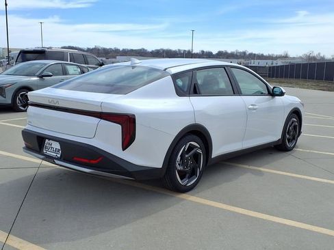New 2026 Kia K4 EX FWD image 2