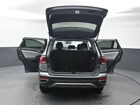 Used 2022 Volkswagen Taos SE FWD image 47