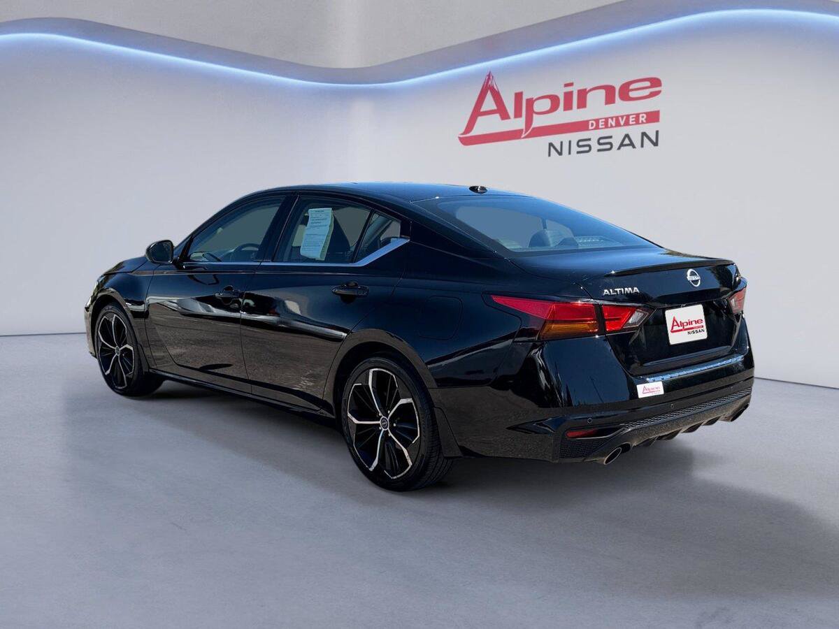 Used 2023 Nissan Altima 2.5 SR w/ SR Premium Package FWD image 3