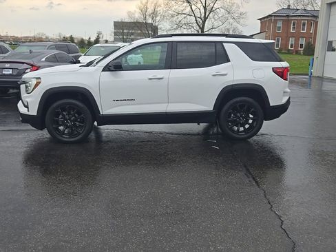 Used 2026 GMC Terrain Elevation w/ Elevation Premium Package image 4