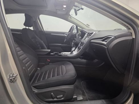 Used 2016 Ford Fusion SE w/ SE Cold Weather Package FWD image 29