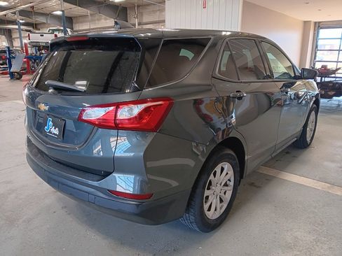 Used 2019 Chevrolet Equinox LS w/ LS Convenience Package image 5