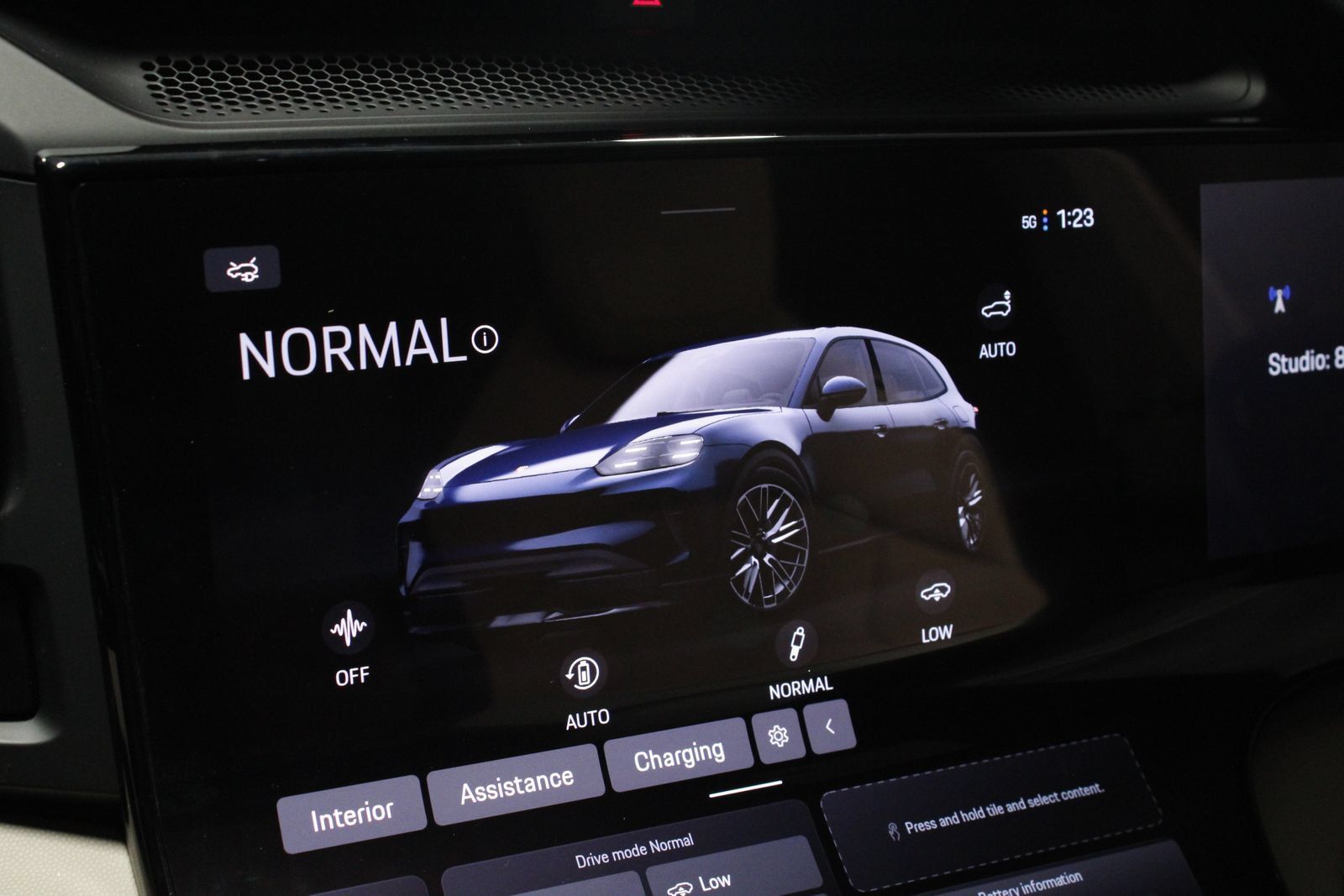 Used 2026 Porsche Cayenne Electric AWD/4WD image 41