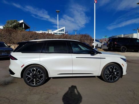 New 2026 Lincoln Nautilus Reserve image 8