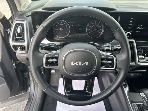 Used 2023 Kia Sorento S FWD image 13
