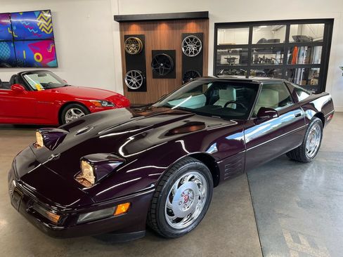 Used 1993 Chevrolet Corvette Coupe RWD image 4