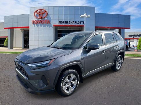 Used 2025 Toyota RAV4 XLE w/ Convenience Package image 6