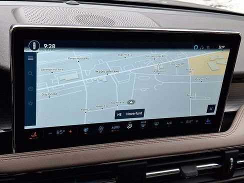 Used 2024 Lincoln Corsair AWD w/ Equipment Group 101A image 16