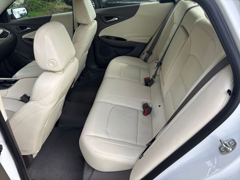 Used 2024 Chevrolet Malibu LT image 25
