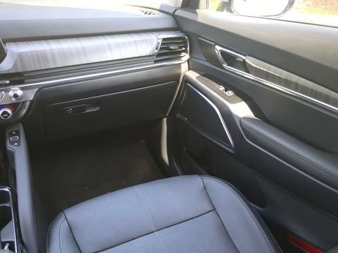 Used 2023 Kia Telluride SX FWD image 16