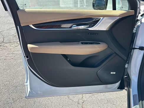 Certified 2025 Cadillac XT6 Premium Luxury w/ Platinum Package FWD image 10