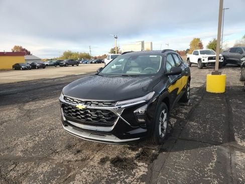 New 2026 Chevrolet Trax LT w/ Driver Confidence Package FWD image 24