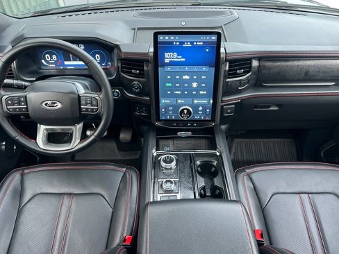 Used 2024 Ford Expedition Limited image 10