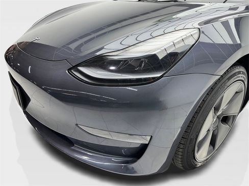 Used 2023 Tesla Model 3 Standard Range image 5