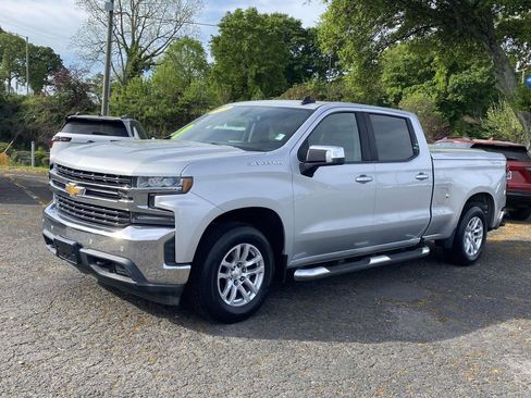 Used 2019 Chevrolet Silverado 1500 LT w/ Convenience Package AWD/4WD image 3
