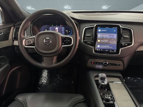 Used 2023 Volvo XC90 B6 Ultimate w/ Lounge Package image 23