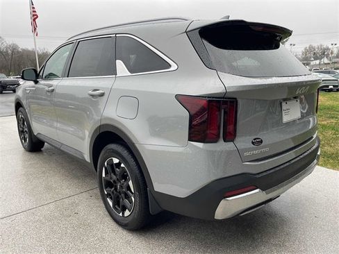 New 2026 Kia Sorento S image 4