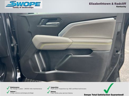 Used 2025 Chevrolet Colorado ZR2 w/ Technology Package AWD/4WD image 23