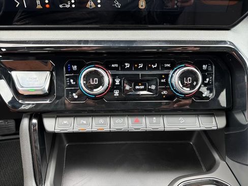 New 2026 GMC Sierra 1500 AT4 w/ AT4 Premium Package AWD/4WD image 14