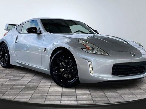 Used 2014 Nissan 370Z Coupe image 3