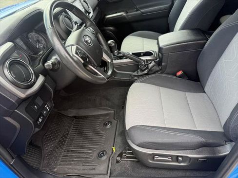 Certified 2021 Toyota Tacoma TRD Off-Road w/ Technology Package AWD/4WD image 14