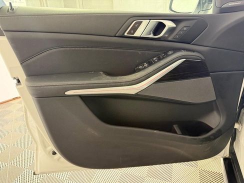 Used 2024 BMW X5 xDrive40i w/ Premium Essential Package image 15