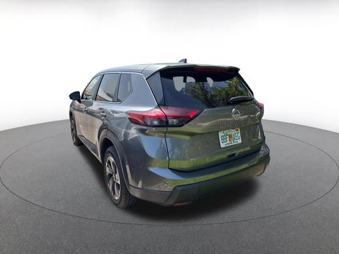 Used 2025 Nissan Rogue SV AWD/4WD image 12