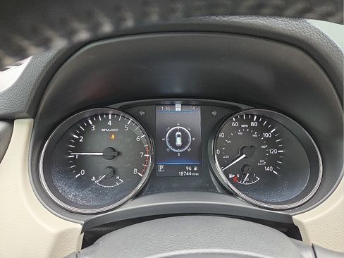 Used 2022 Nissan Rogue Sport SL w/ Premium Package image 23