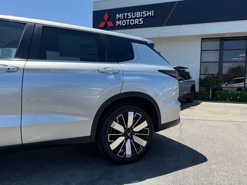 New 2026 Mitsubishi Outlander SE AWD/4WD image 6