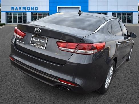 Used 2018 Kia Optima LX image 4