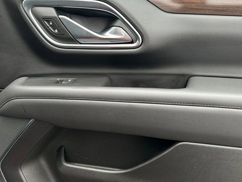 Used 2024 GMC Yukon XL SLE image 19