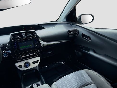 Used 2016 Toyota Prius Two image 22