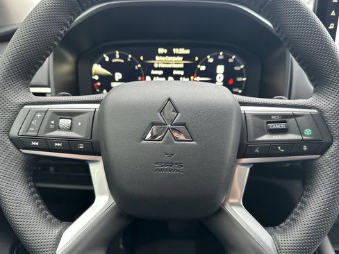 New 2026 Mitsubishi Outlander SE image 22