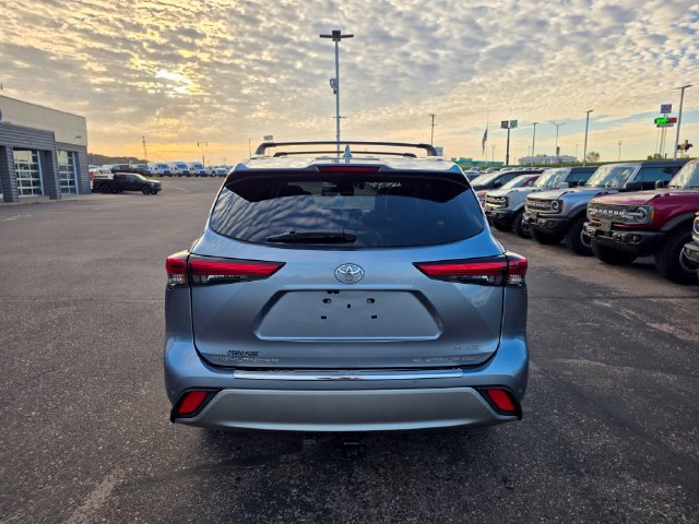 Used 2020 Toyota Highlander Platinum AWD/4WD image 6