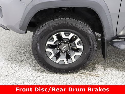 Used 2017 Toyota Tacoma TRD Off-Road image 11