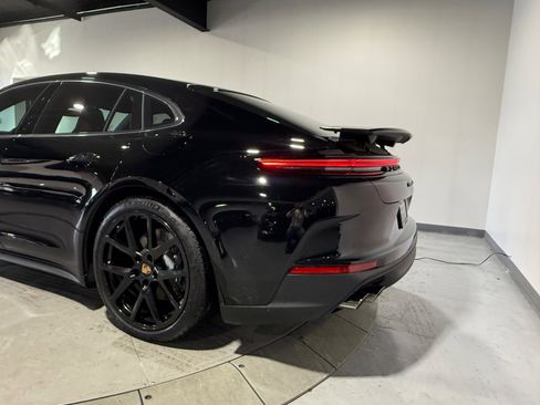 Used 2025 Porsche Panamera 4 image 21
