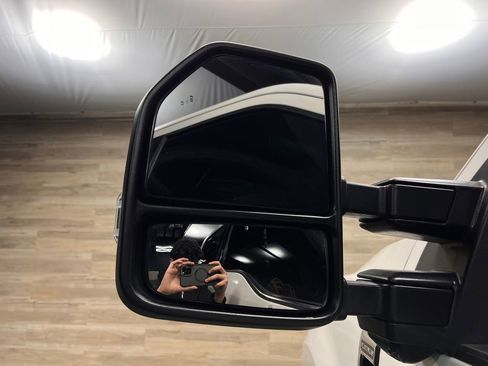 Used 2022 Ford F250 Platinum w/ FX4 Off-Road Package image 36