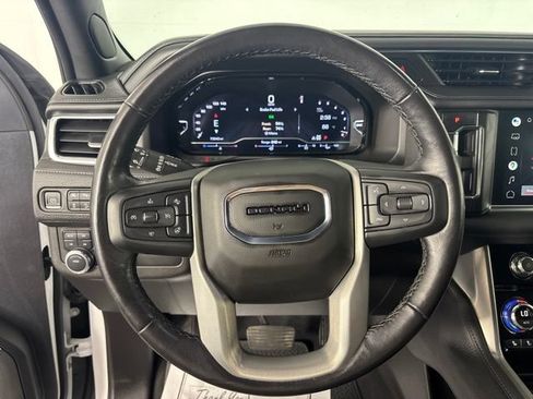 Used 2022 GMC Yukon XL Denali AWD/4WD image 2