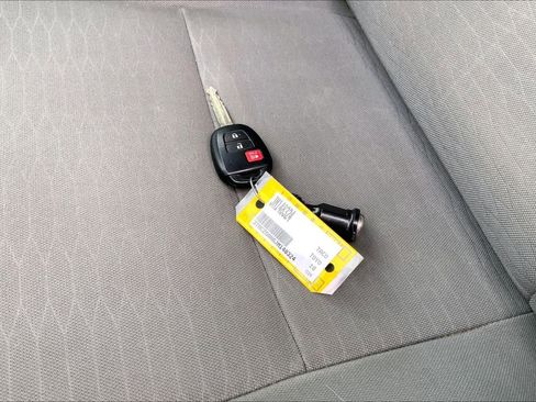 Used 2018 Toyota Tacoma SR5 image 15