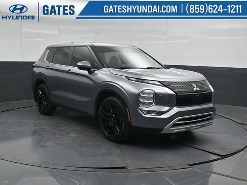 Used 2022 Mitsubishi Outlander SE AWD/4WD image 4