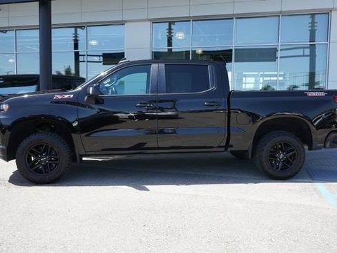 Used 2020 Chevrolet Silverado 1500 LT Trail Boss w/ Midnight Edition AWD/4WD image 5